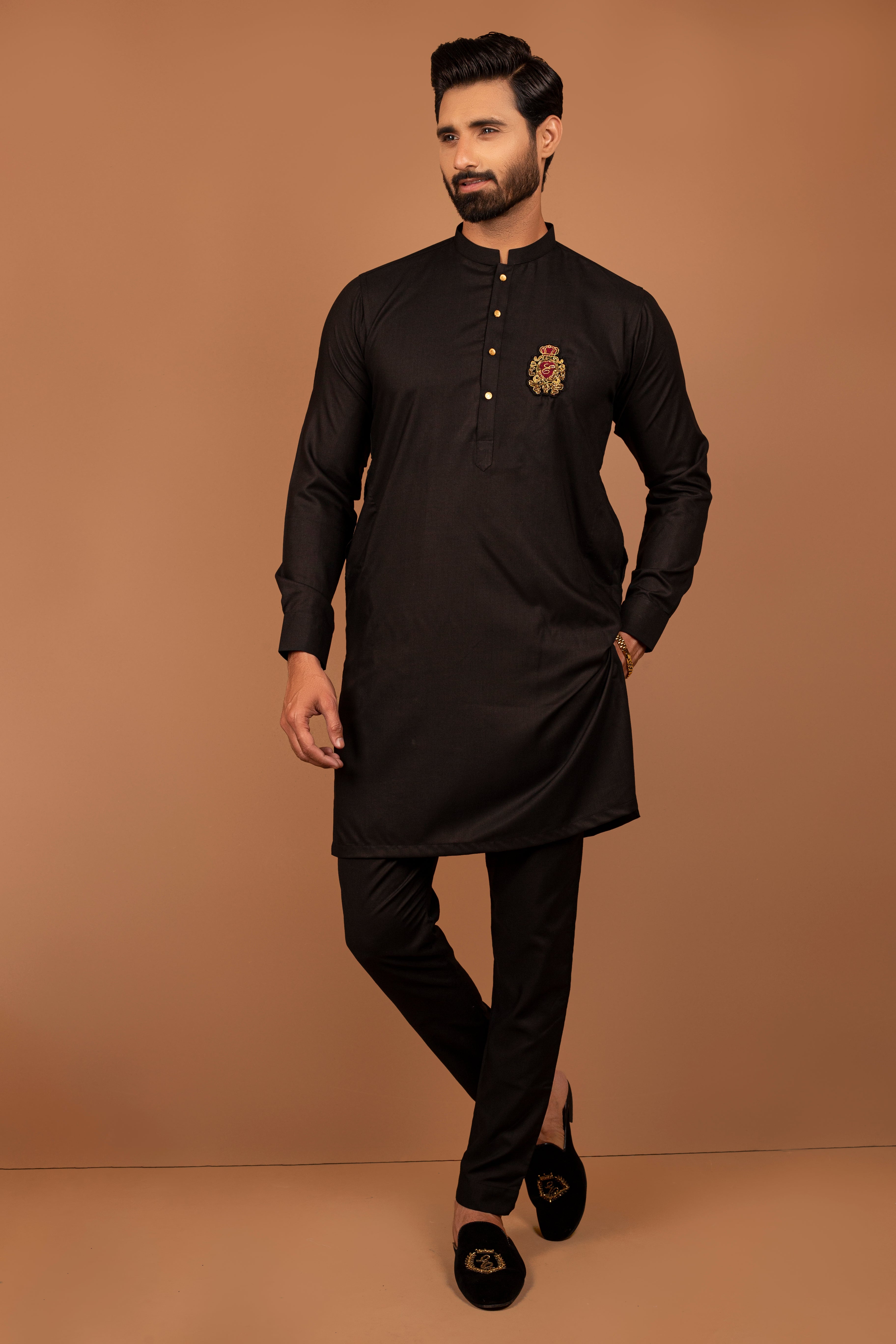 Black Embroidered Cotton Kurta Pajama (2-Piece) - Image 2