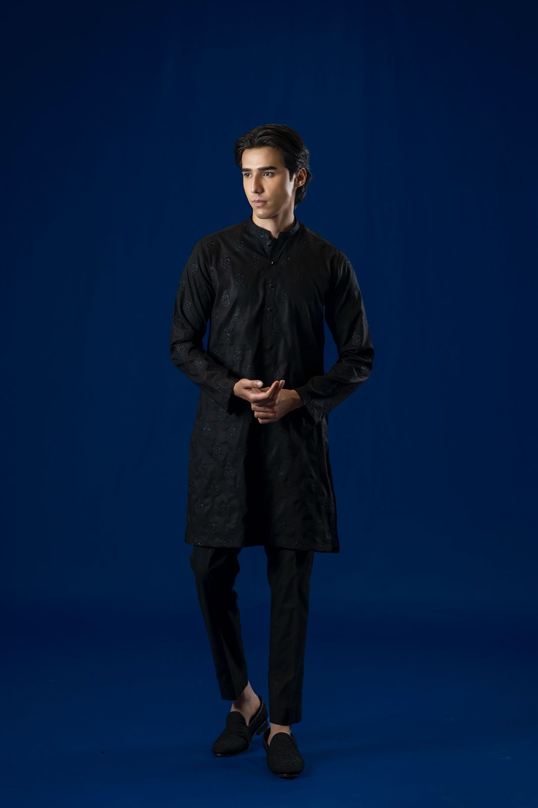 Black Embroidered Cotton Kurta Pajama (2-Piece) - Image 1