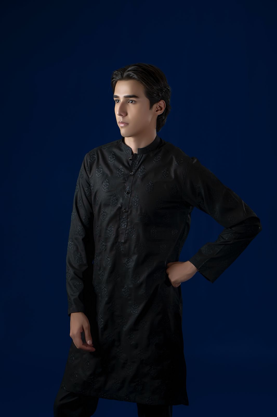 Black Embroidered Cotton Kurta Pajama (2-Piece) - Image 6