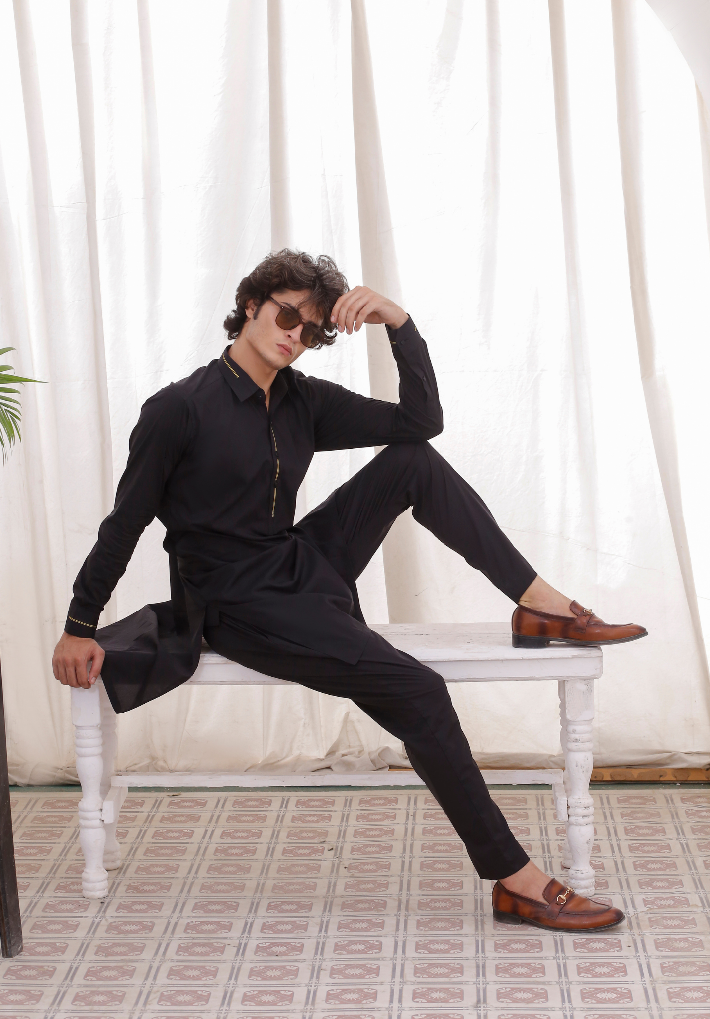 Black Contrast Stitch Cotton-Polyester Kurta Pajama (2-Piece) - Image 3