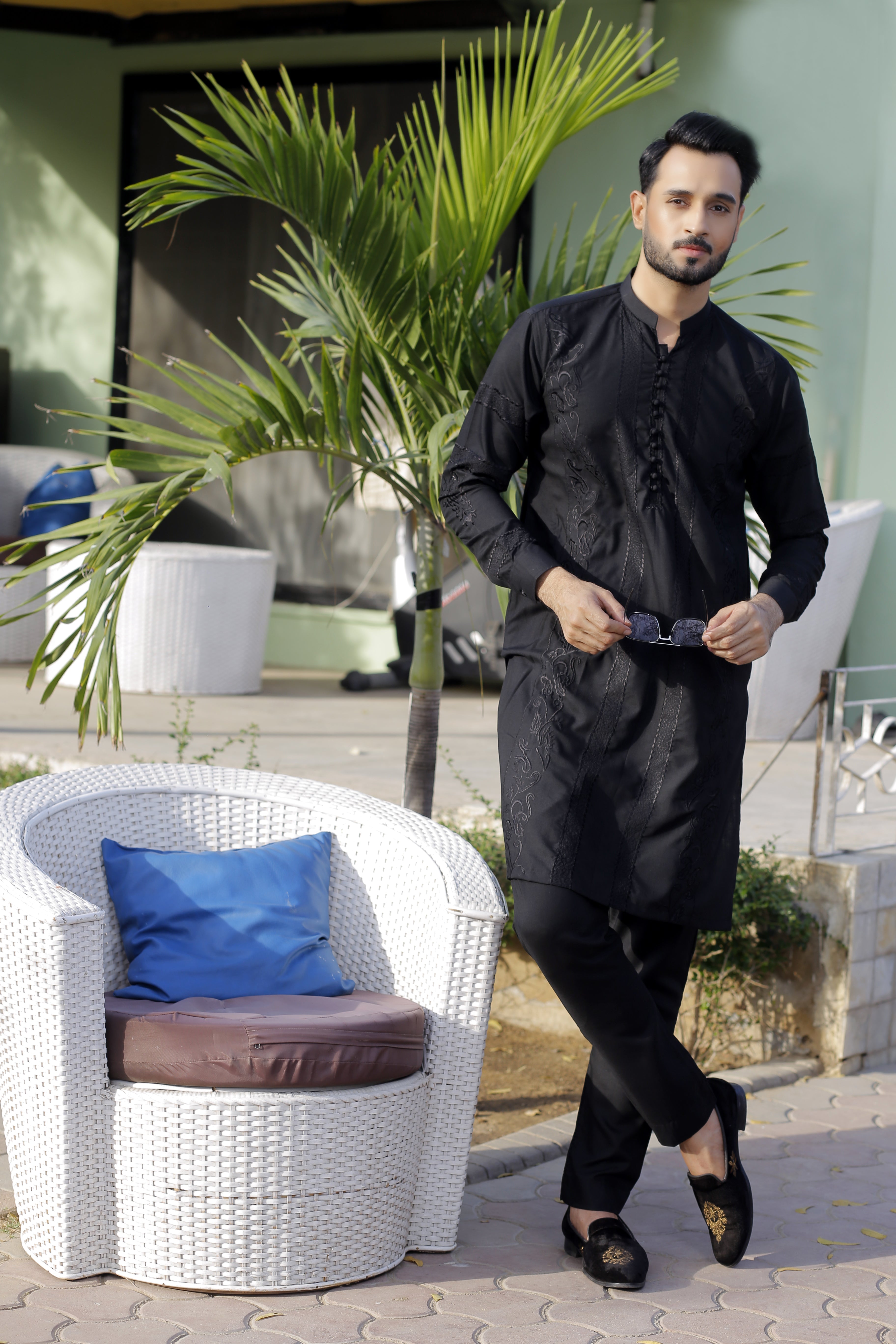 Black Tone-on-Tone Embroidered Cotton-Silk Kurta Pajama (2-Piece) - Image 2