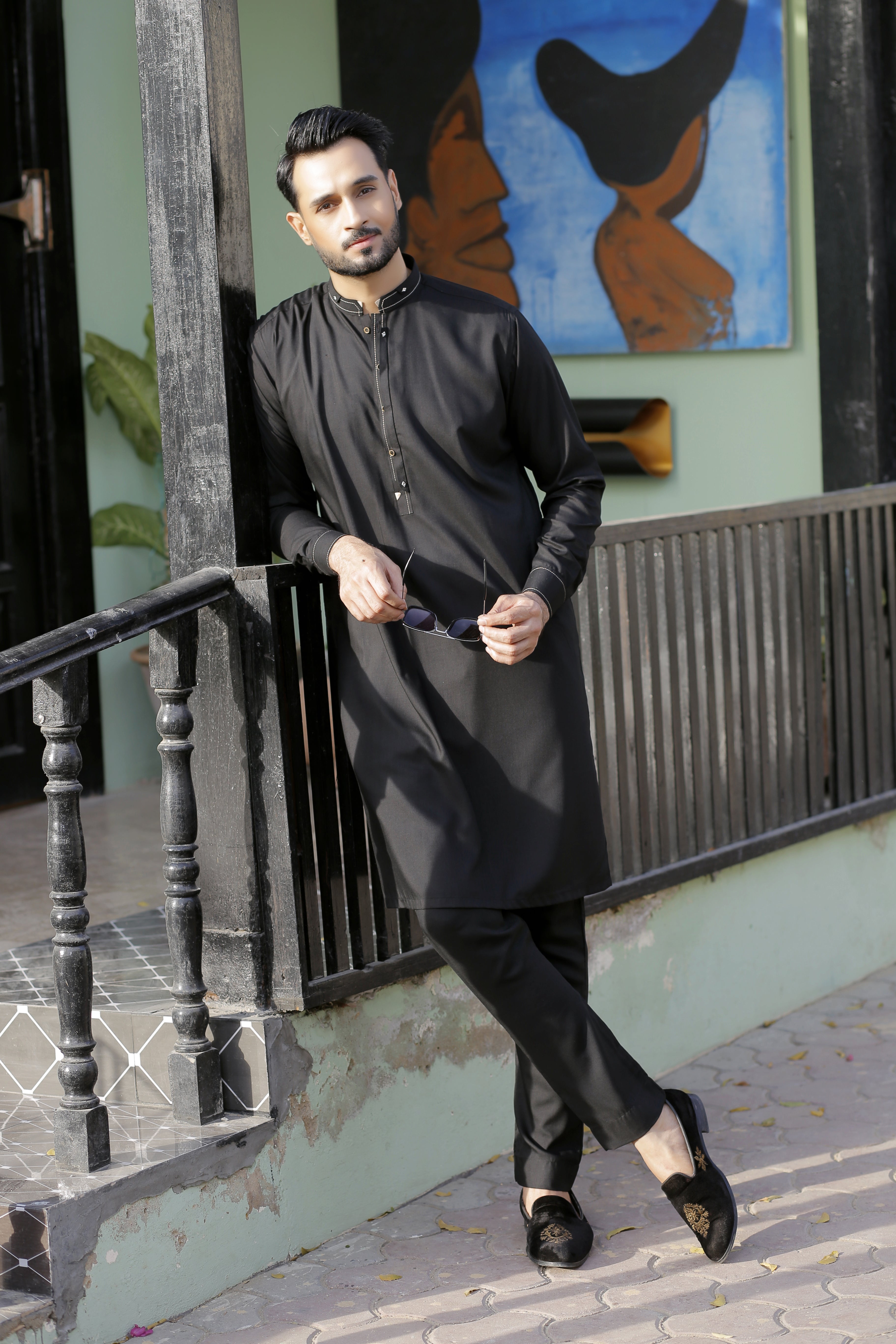 Black Embellished Cotton-Silk Kurta Pajama (2-Piece) - Image 4