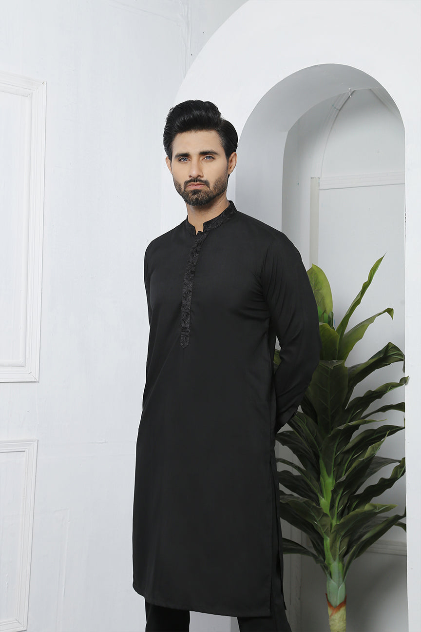Black Embroidered Cotton-Silk Kurta Pajama (2-Piece) - Image 2