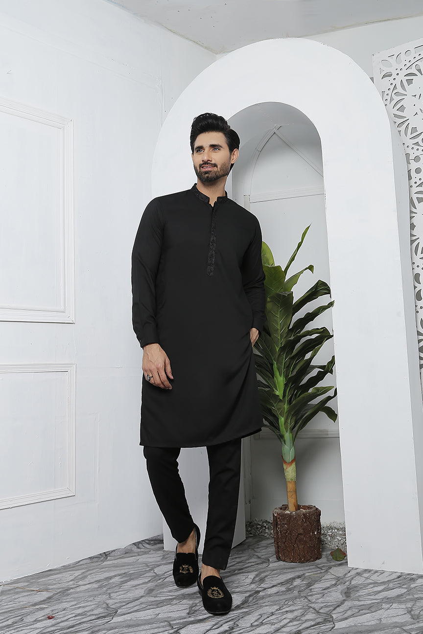 Black Embroidered Cotton-Silk Kurta Pajama (2-Piece) - Image 4