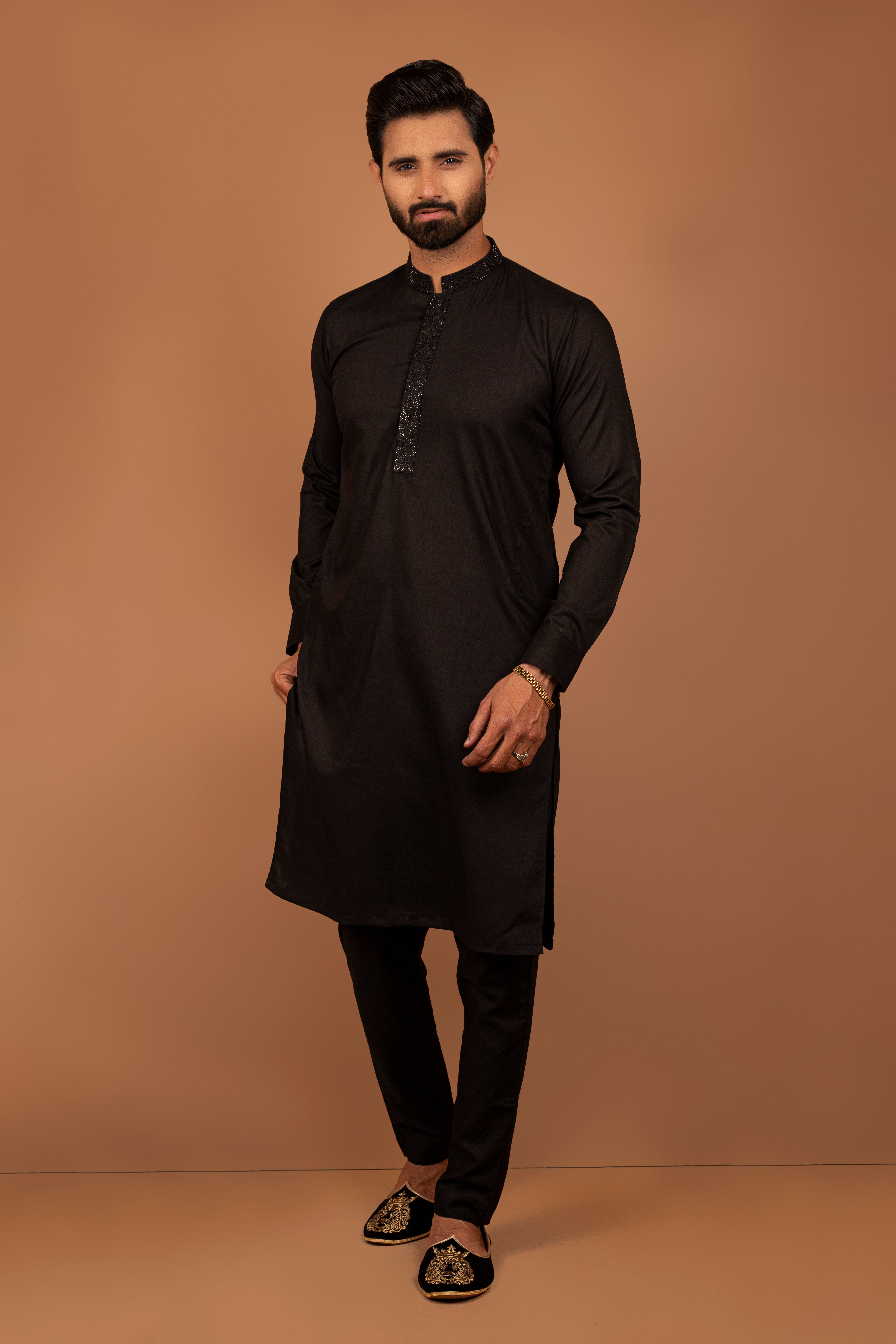 Black Embellished Cotton-Silk Kurta Pajama (2-Piece) - Image 1