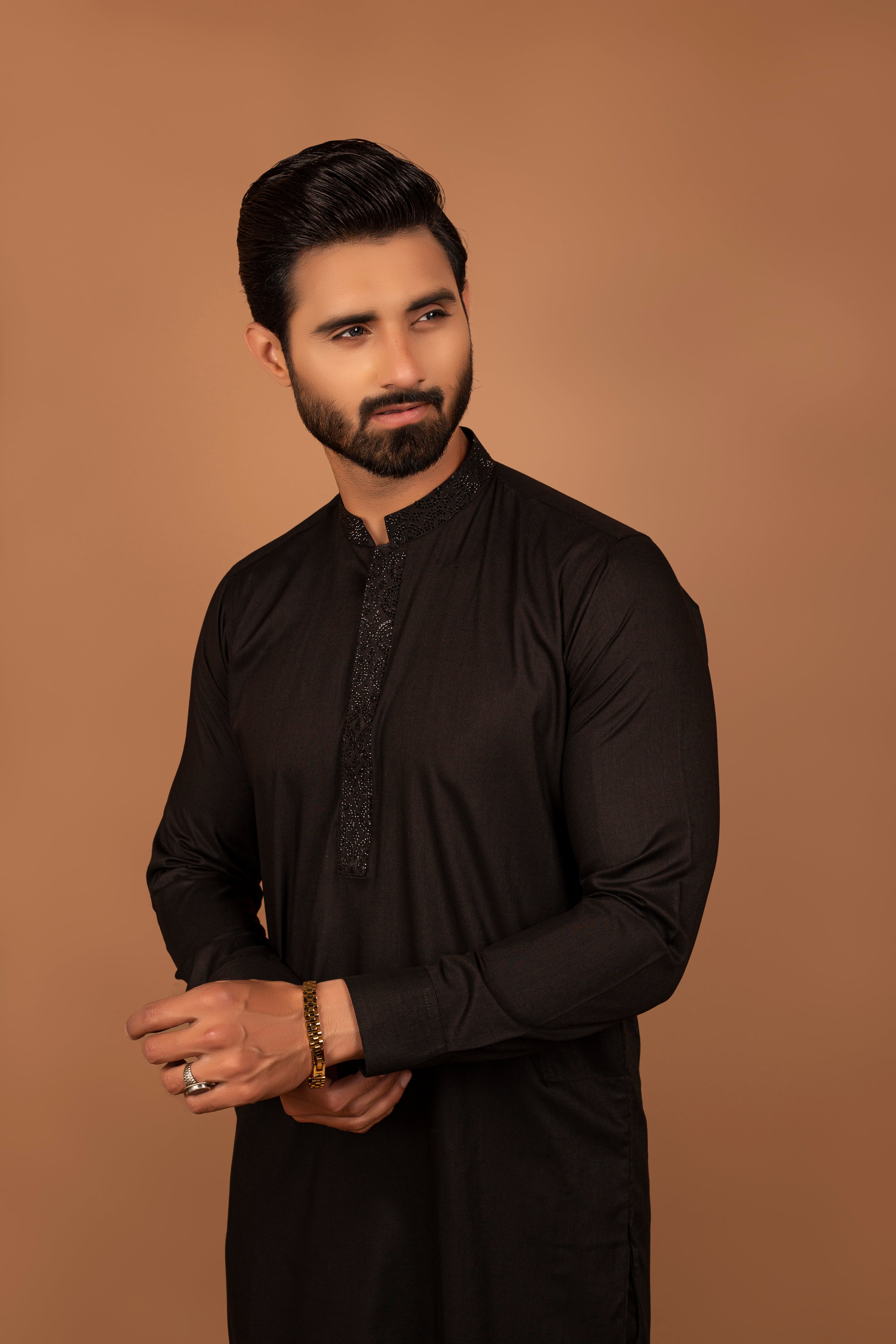 Black Embellished Cotton-Silk Kurta Pajama (2-Piece) - Image 3