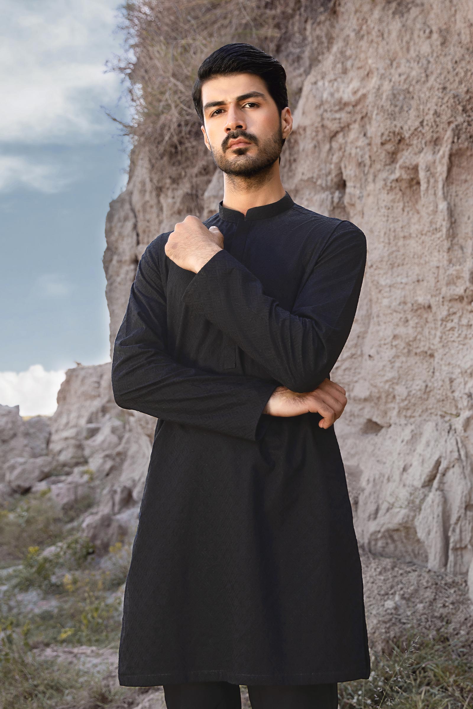 Black Textured Cotton Kurta Pajama (2-Piece) - Image 2