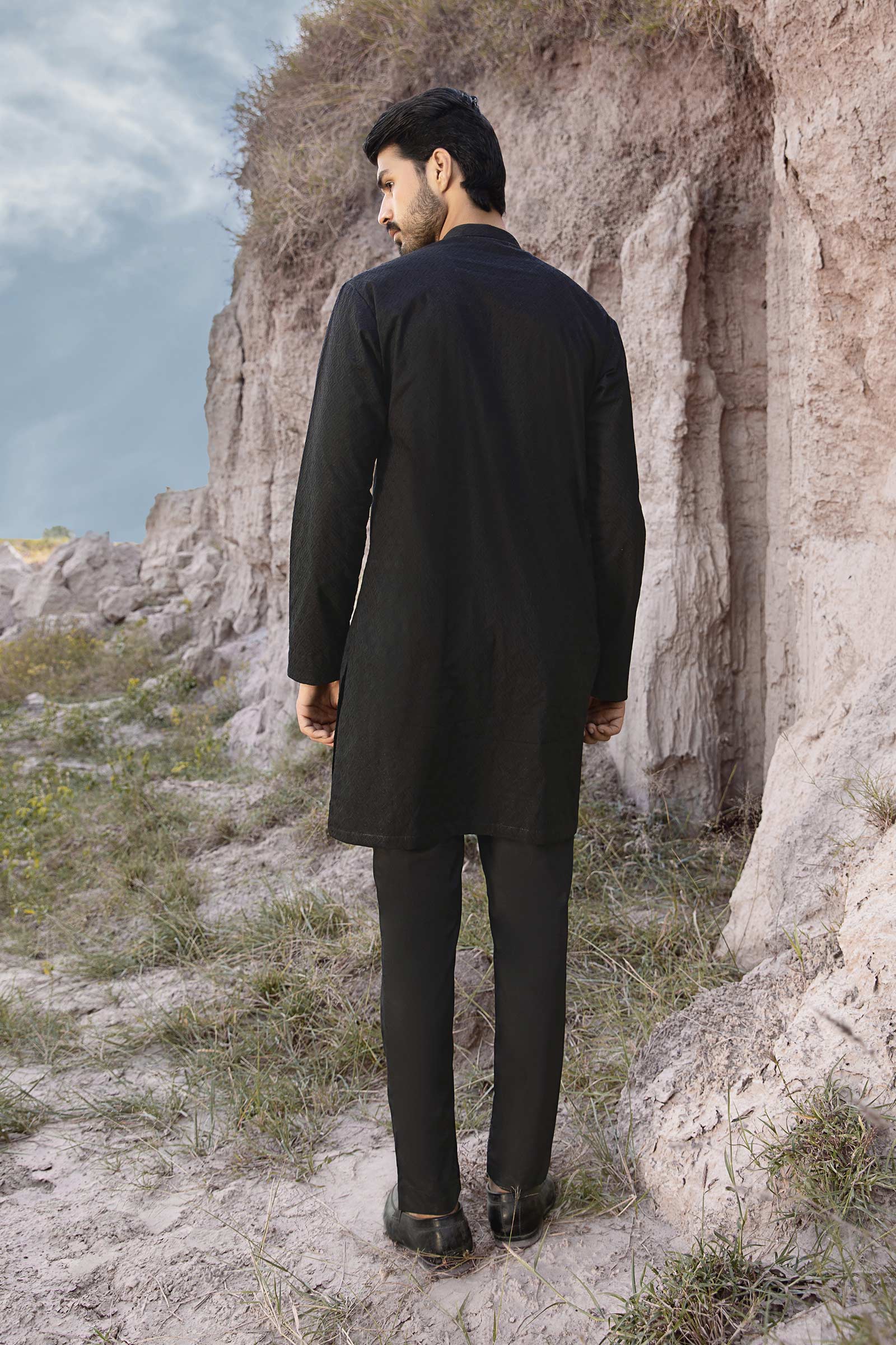 Black Textured Cotton Kurta Pajama (2-Piece) - Image 9