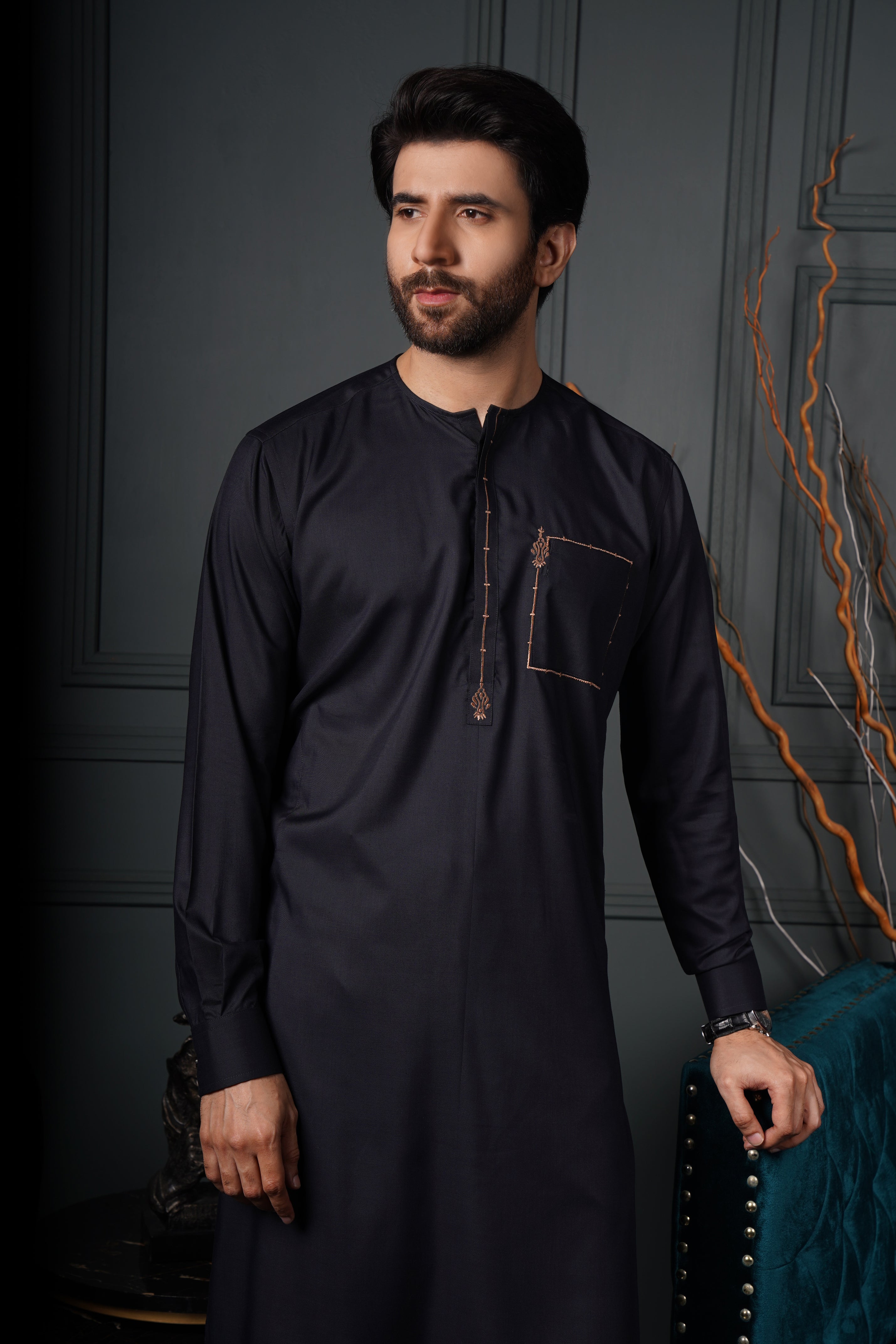 Black Embroidered Cotton Kurta Pajama (2-Piece) - Image 2
