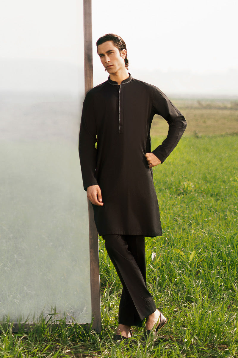 Black Embroidered Cotton Kurta Pajama (2-Piece) - Image 2