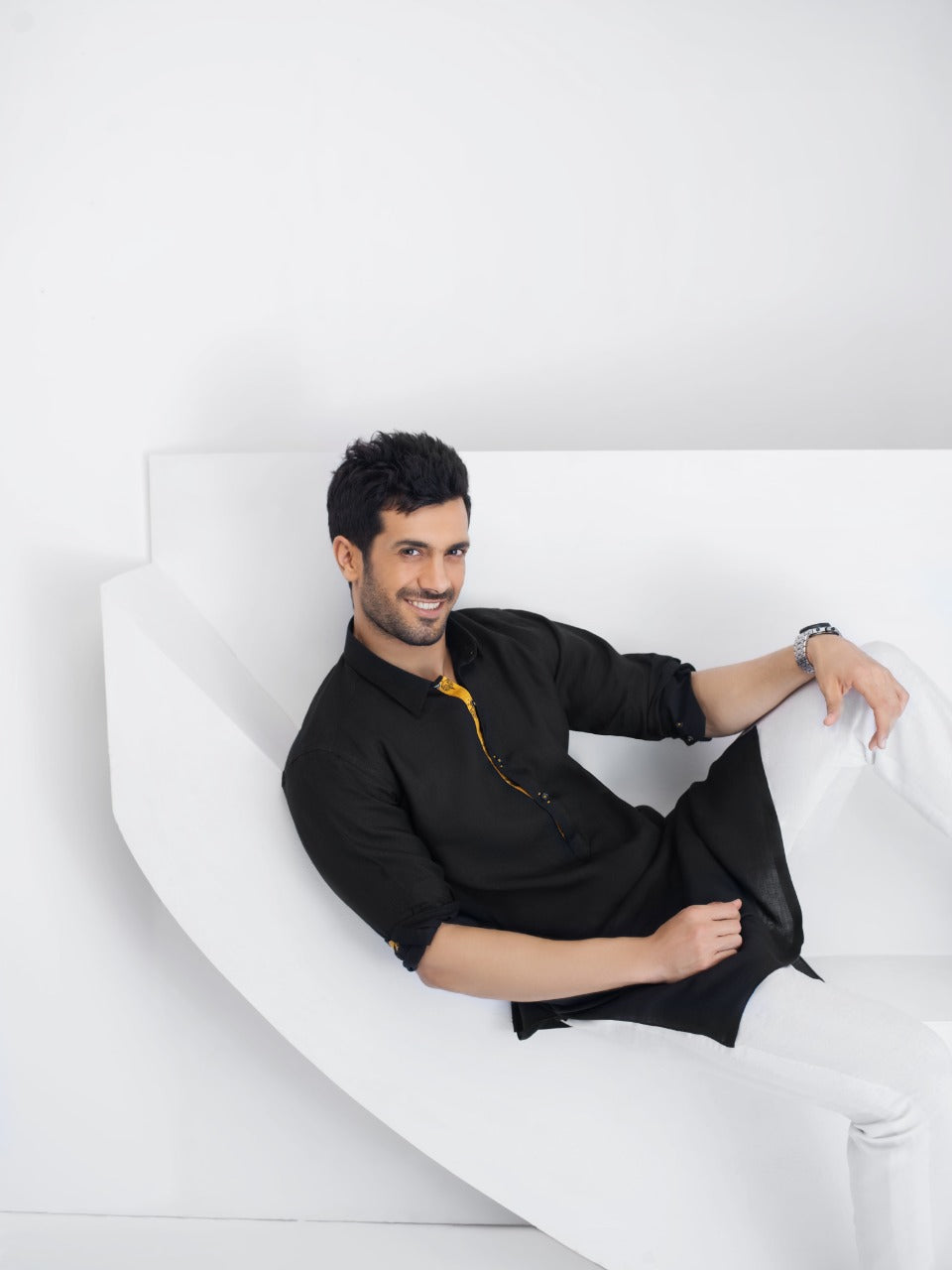 Black Linen Kurta with Contrast Placket (2-Piece) - Image 2