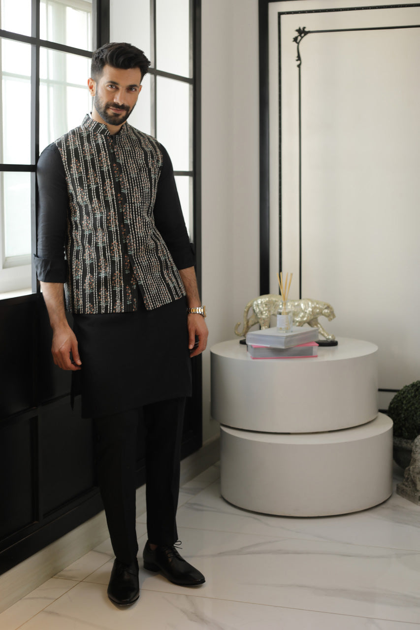 Black Linen Kurta Pajama with White Piping (2-Piece) - Image 3