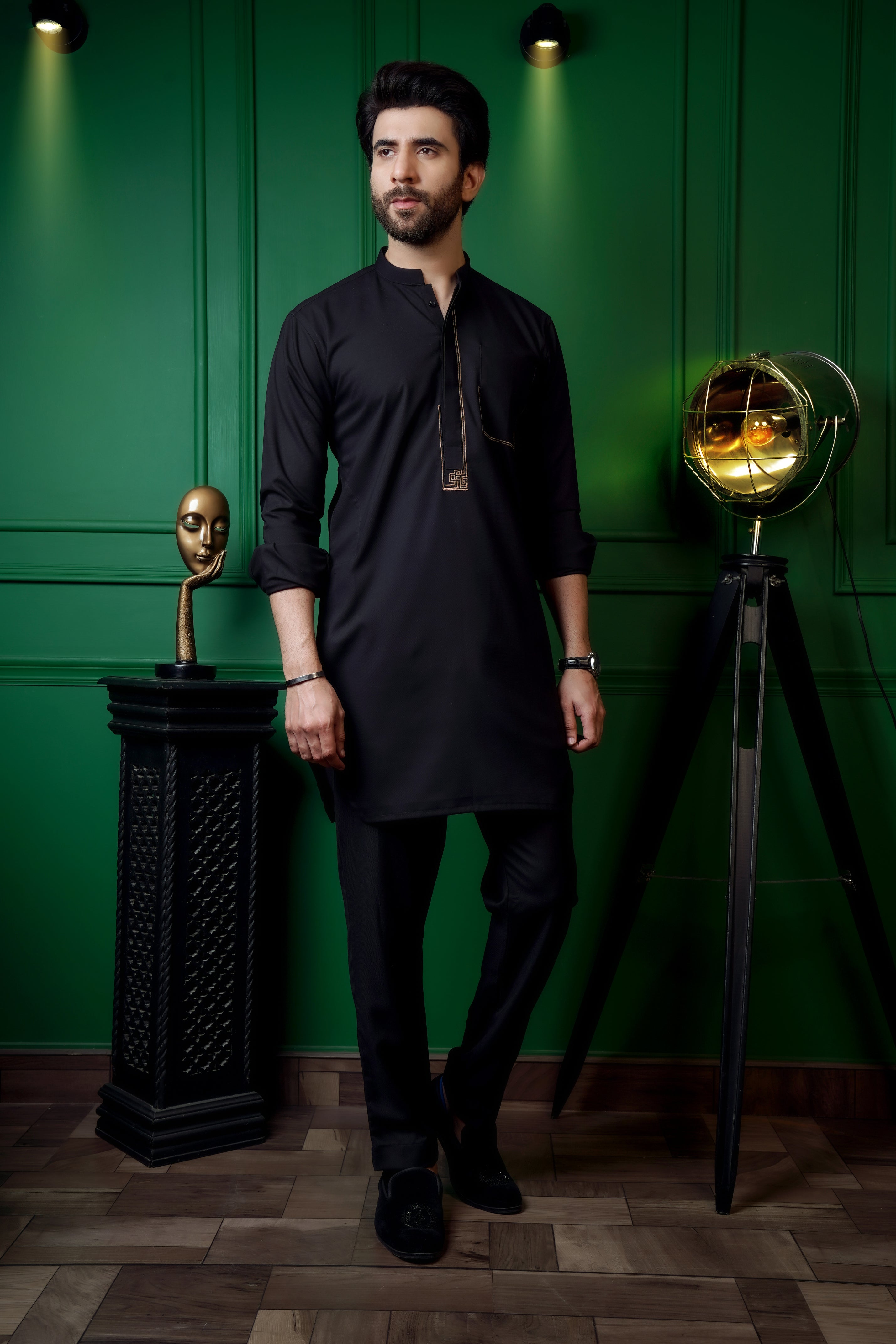 Black Contrast-Stitched Linen Kurta Pajama (2-Piece) - Image 1