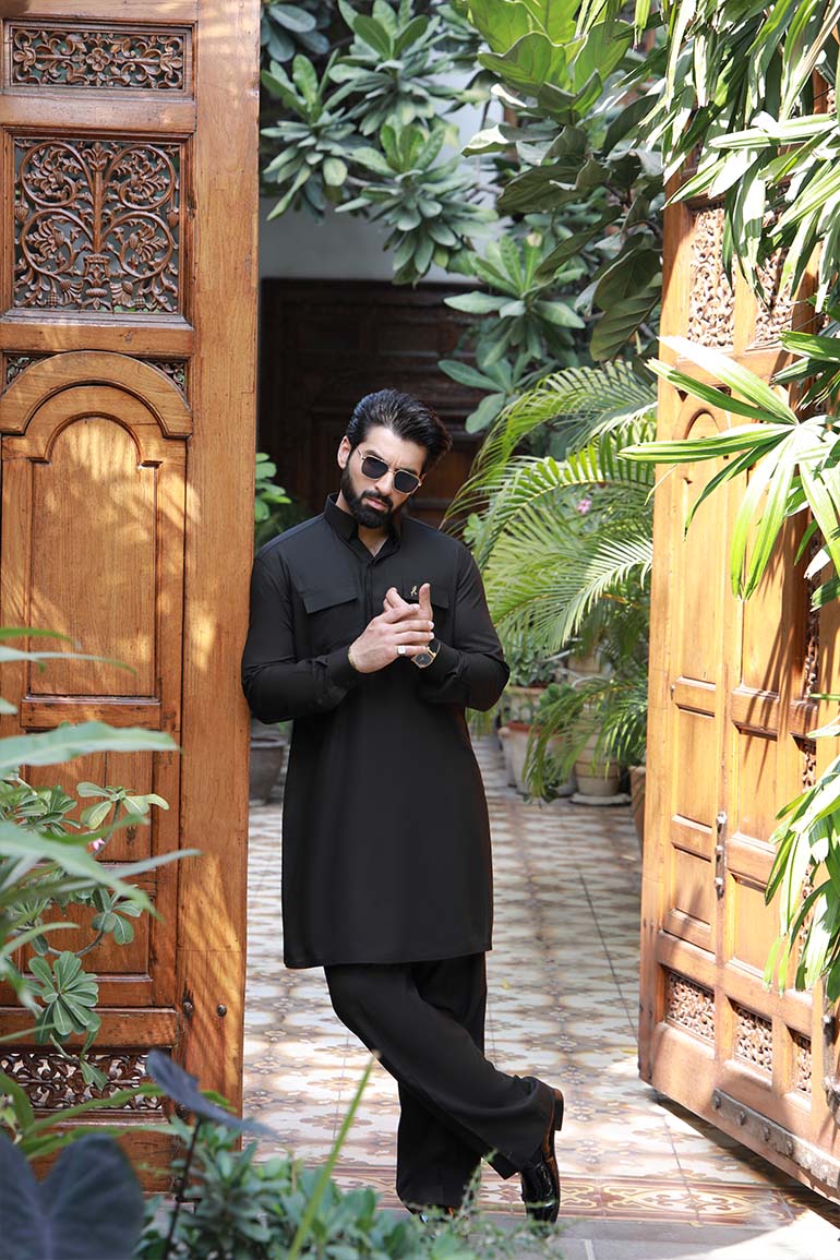 Black Linen Kurta Pajama (2-Piece) - Image 3