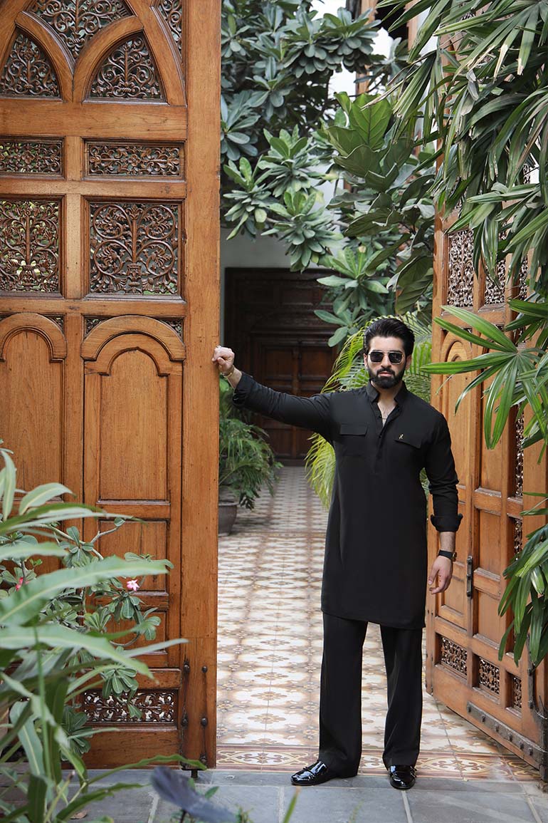 Black Linen Kurta Pajama (2-Piece) - Image 4