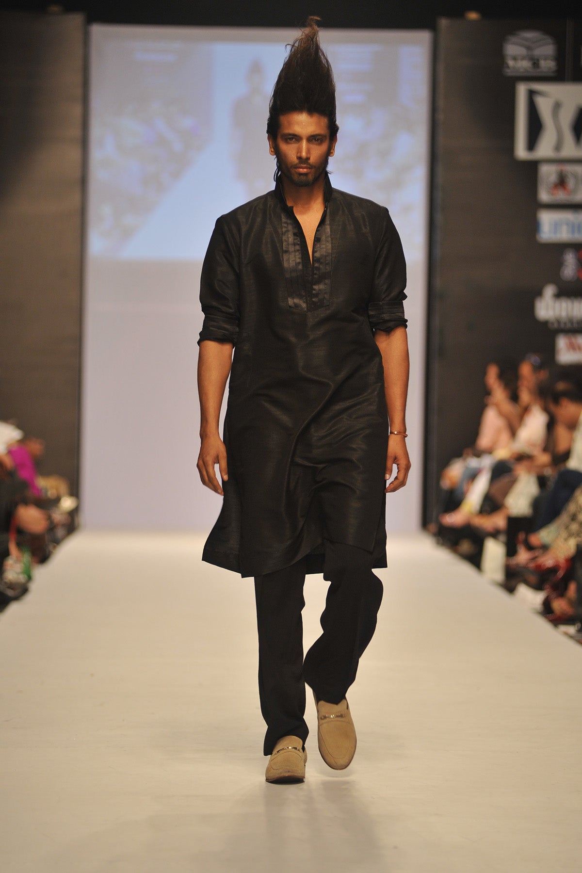 Black Pintuck Silk-Blend Kurta Pajama (2-Piece) - Image 1