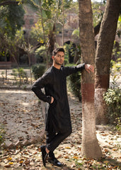 Black Embroidered Silk Kurta Pajama (2-Piece) - Image 3