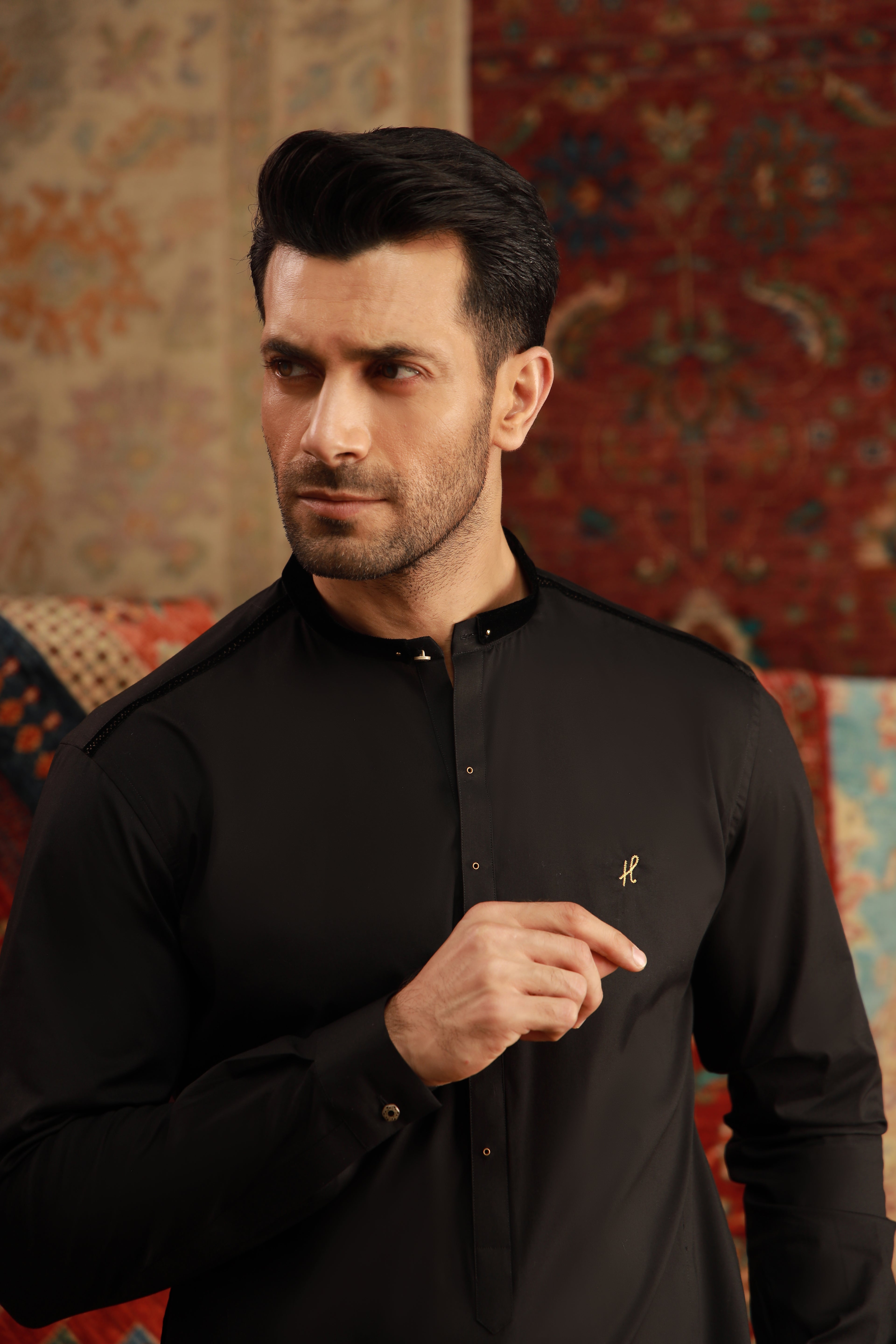 Black Velvet-Detail Stretchable Kurta Pajama (2-Piece) - Image 3