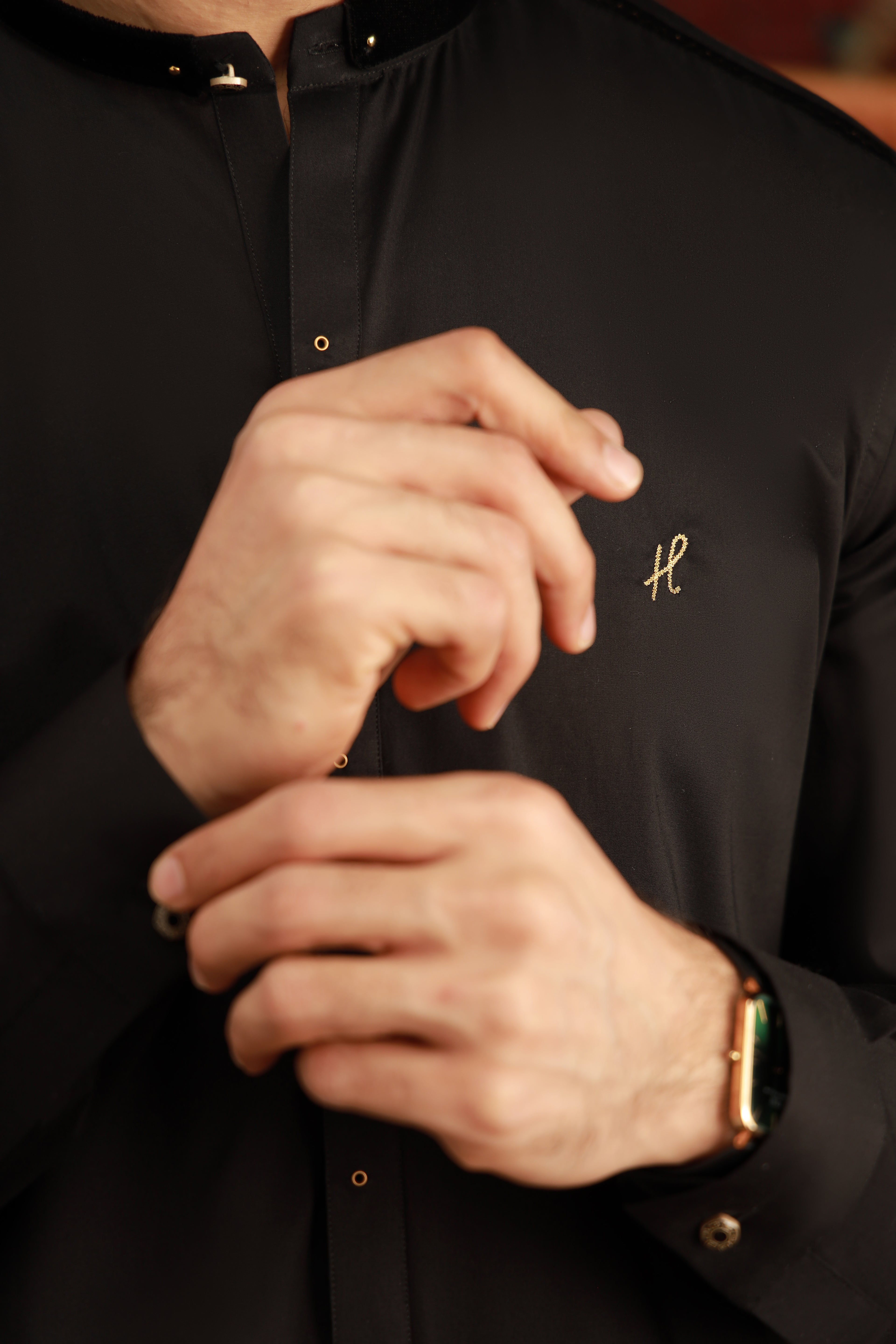 Black Velvet-Detail Stretchable Kurta Pajama (2-Piece) - Image 4