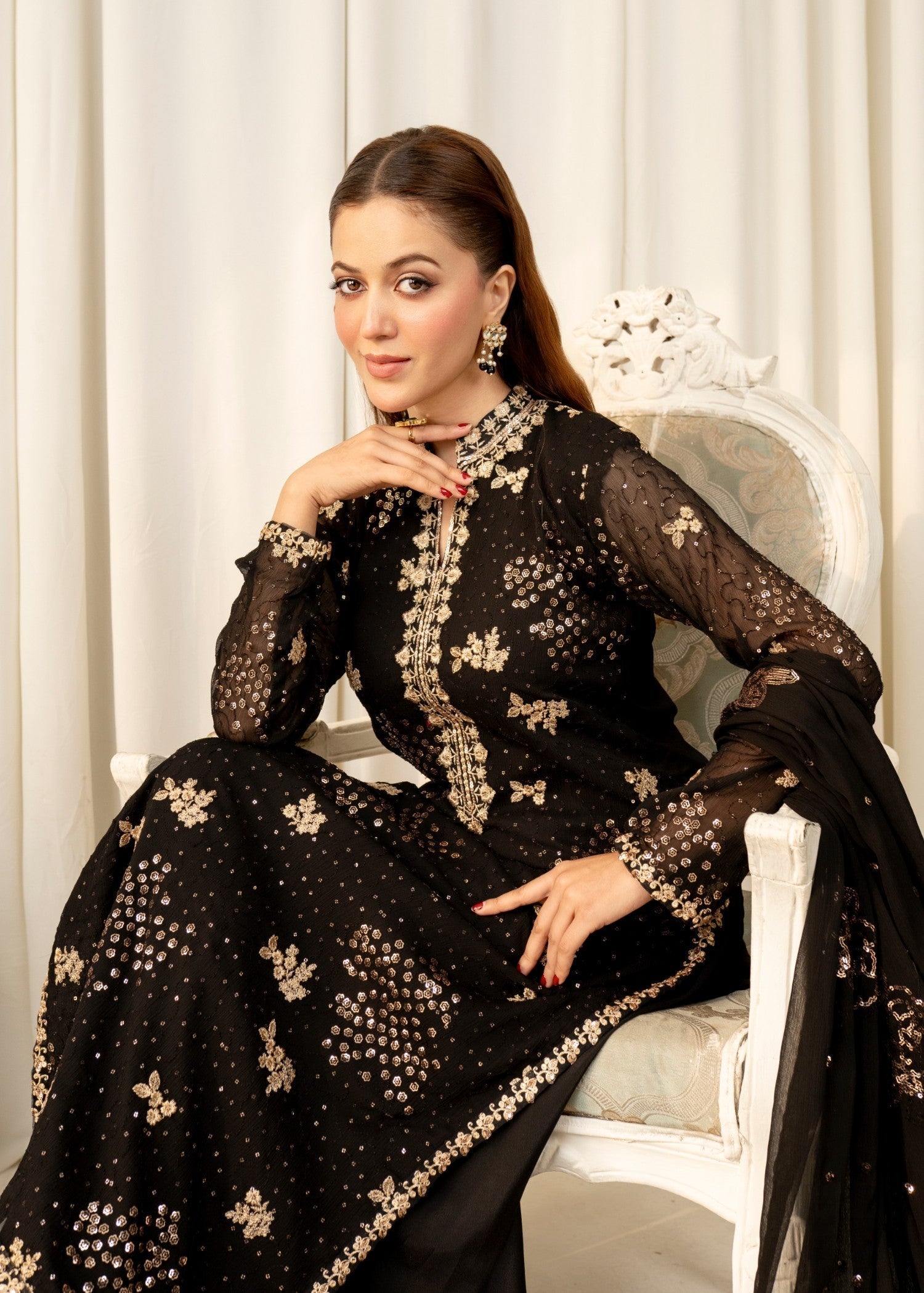 Pakistani Black Embroidered Chiffon Lehenga Set (3-Piece) - Image 4