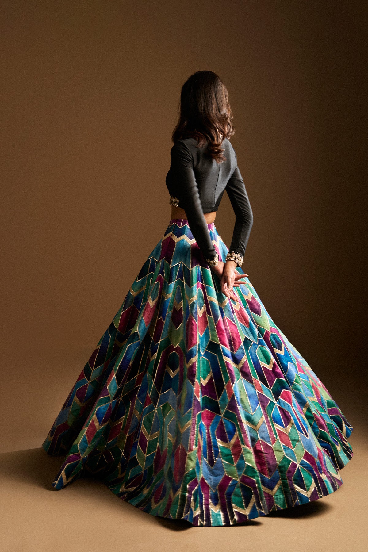 Pakistani Black Zardozi Raw Silk Choli & Velvet Lehenga (2-Piece) - Image 4