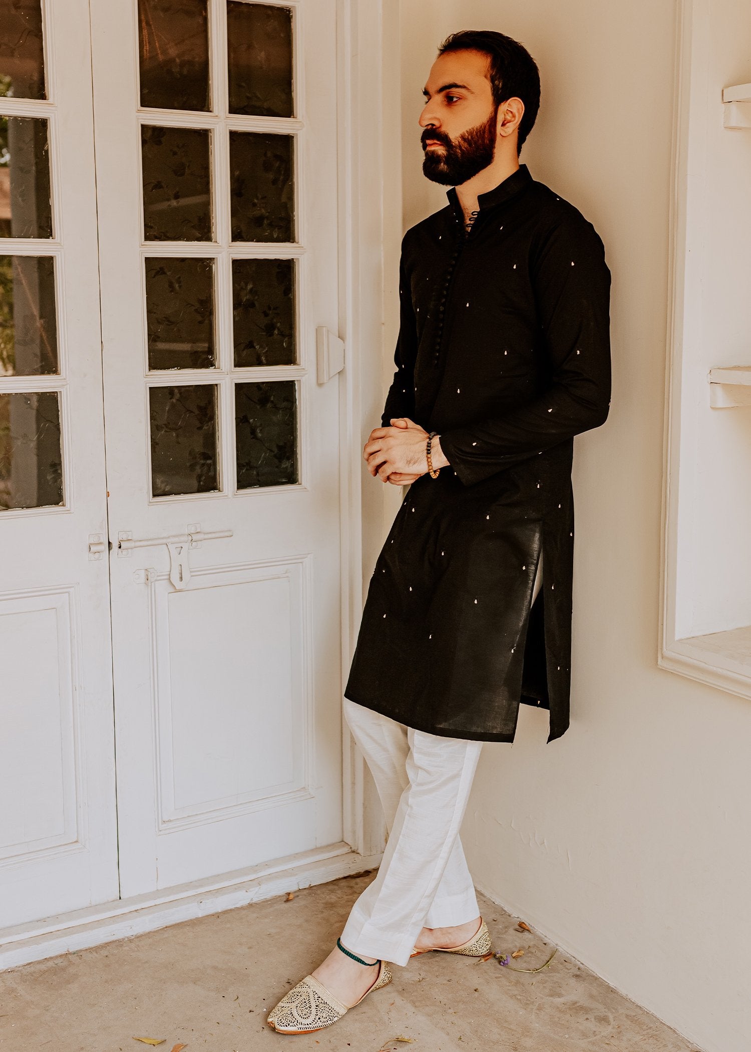 Black Embroidered Cotton Kurta (2-Piece) - Image 4