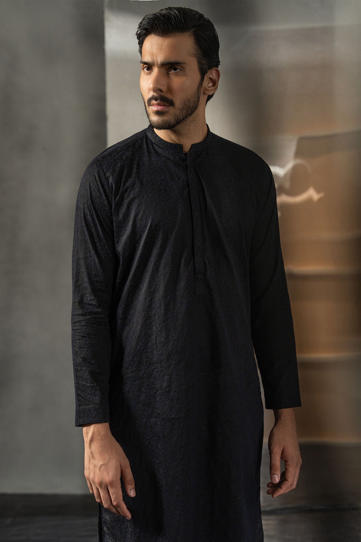 Black Embroidered Cotton Kurta (1-Pc) - Image 2