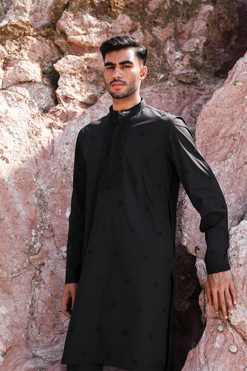 Black Embroidered Cotton Kurta Pajama Set (2-Piece) - Image 4