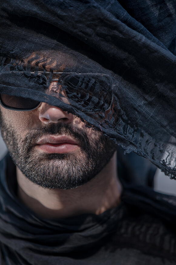 Black Dori Embroidered Cotton Khaddi Kurta (2-Piece) - Image 4