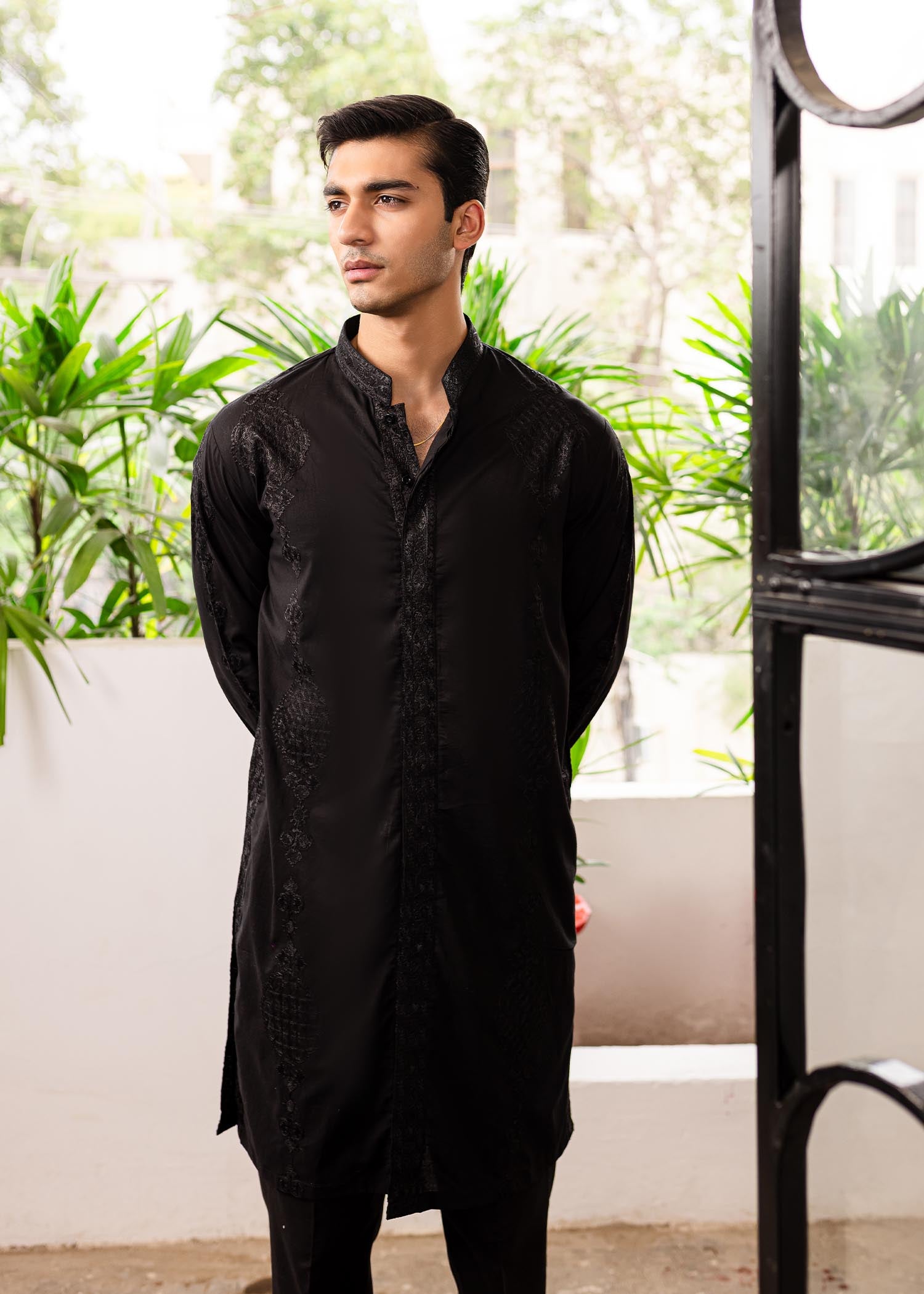 Black Self-Embroidered Cotton Kurta (2-Piece) - Image 2