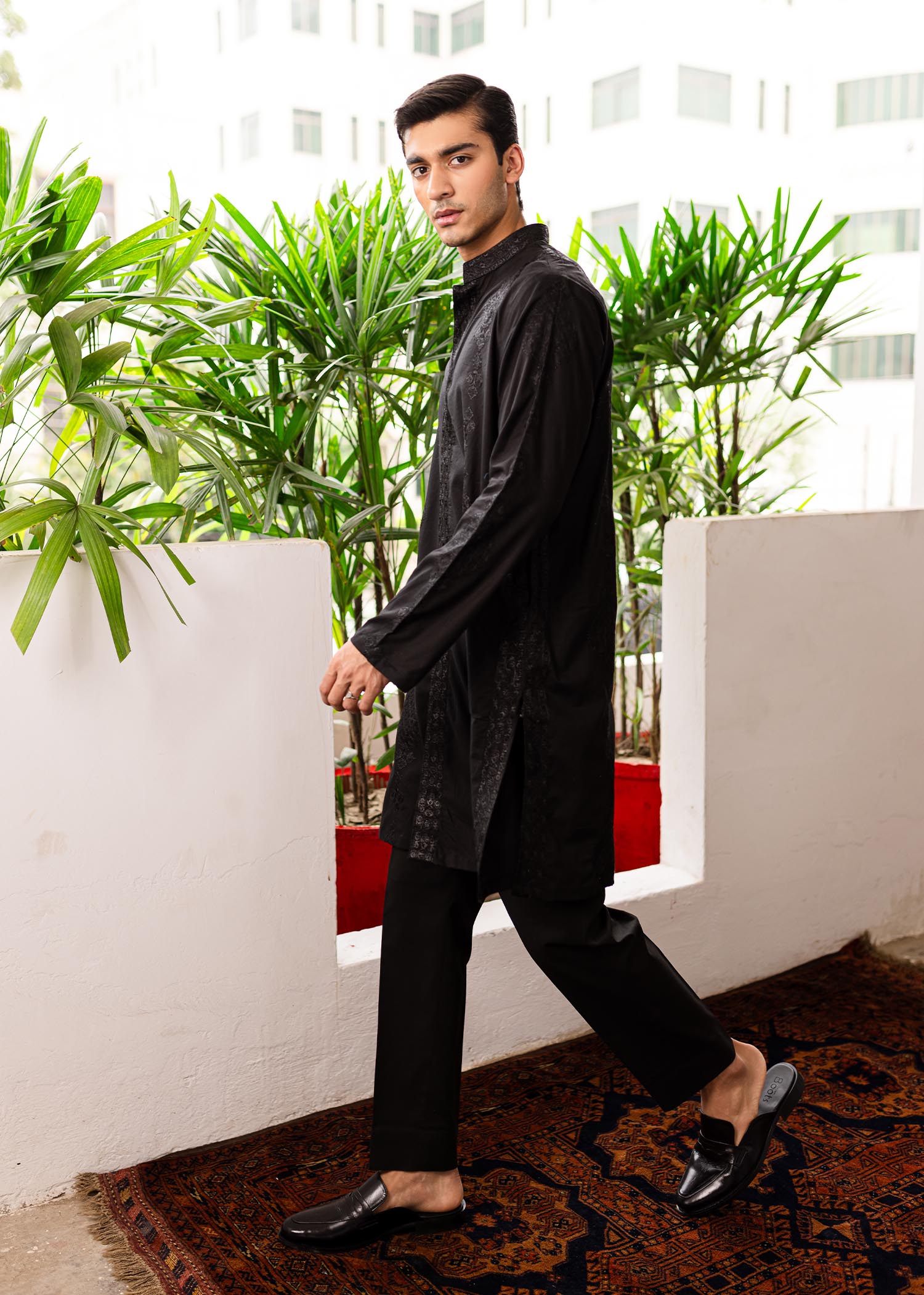 Black Self-Embroidered Cotton Kurta (2-Piece) - Image 3