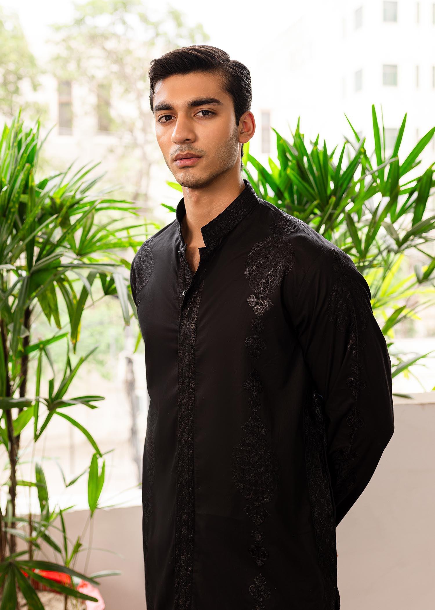 Black Self-Embroidered Cotton Kurta (2-Piece) - Image 5