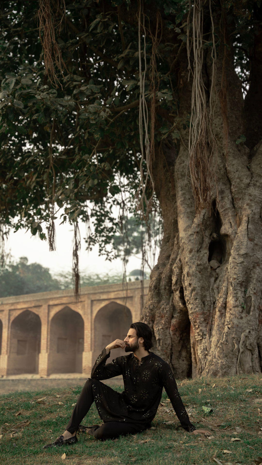 Black Chikankari Embroidered Cotton-Silk Kurta (2-Piece) - Image 6