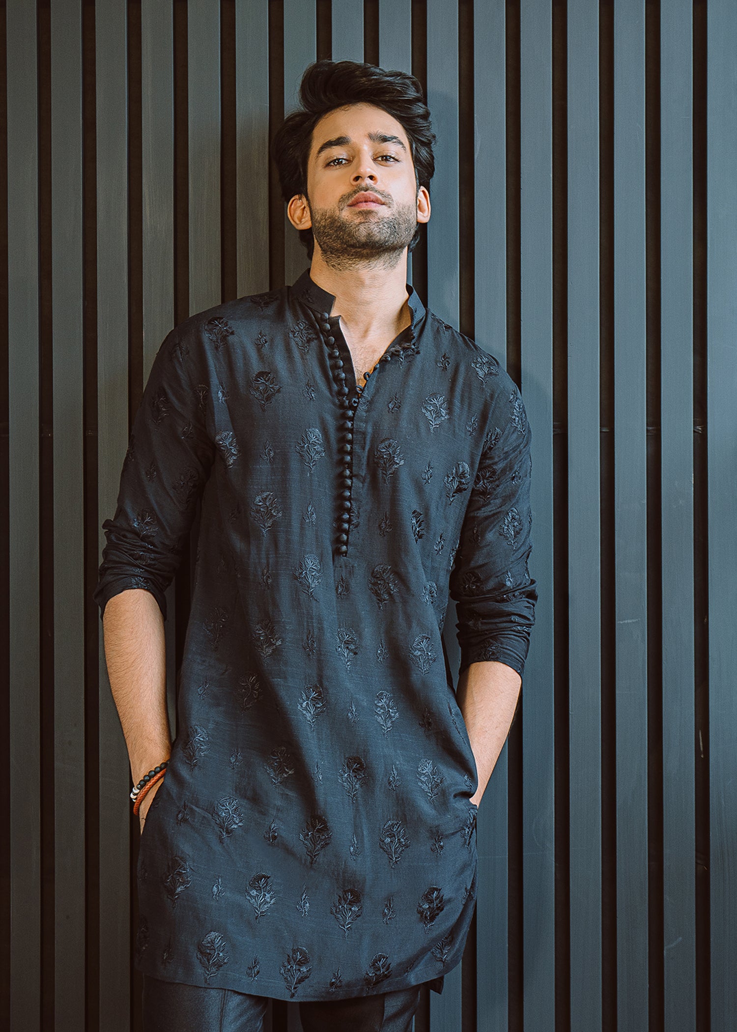 Black Embroidered Cotton-Silk Kurta (2-Piece) - Image 4