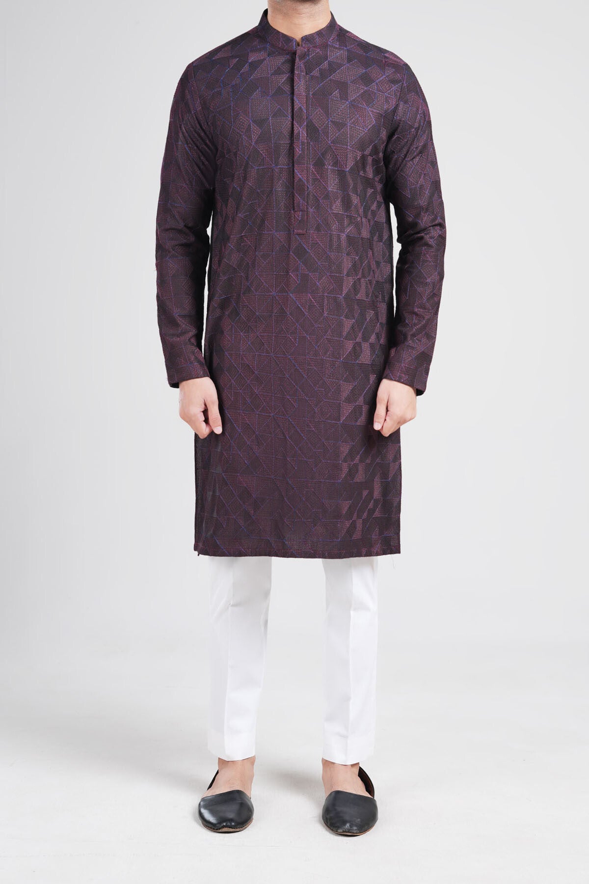 Black Geometric Embroidered Egyptian Cotton Kurta (1-Pc) - Image 1