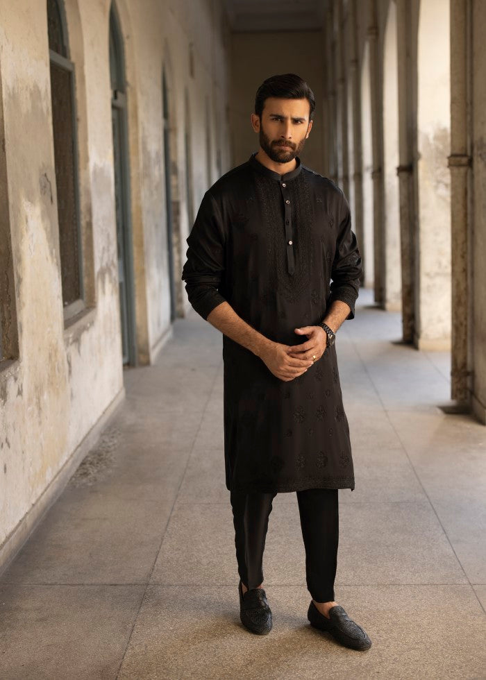 Black Dori Embroidered Kurta Pajama (2-Piece) - Image 1