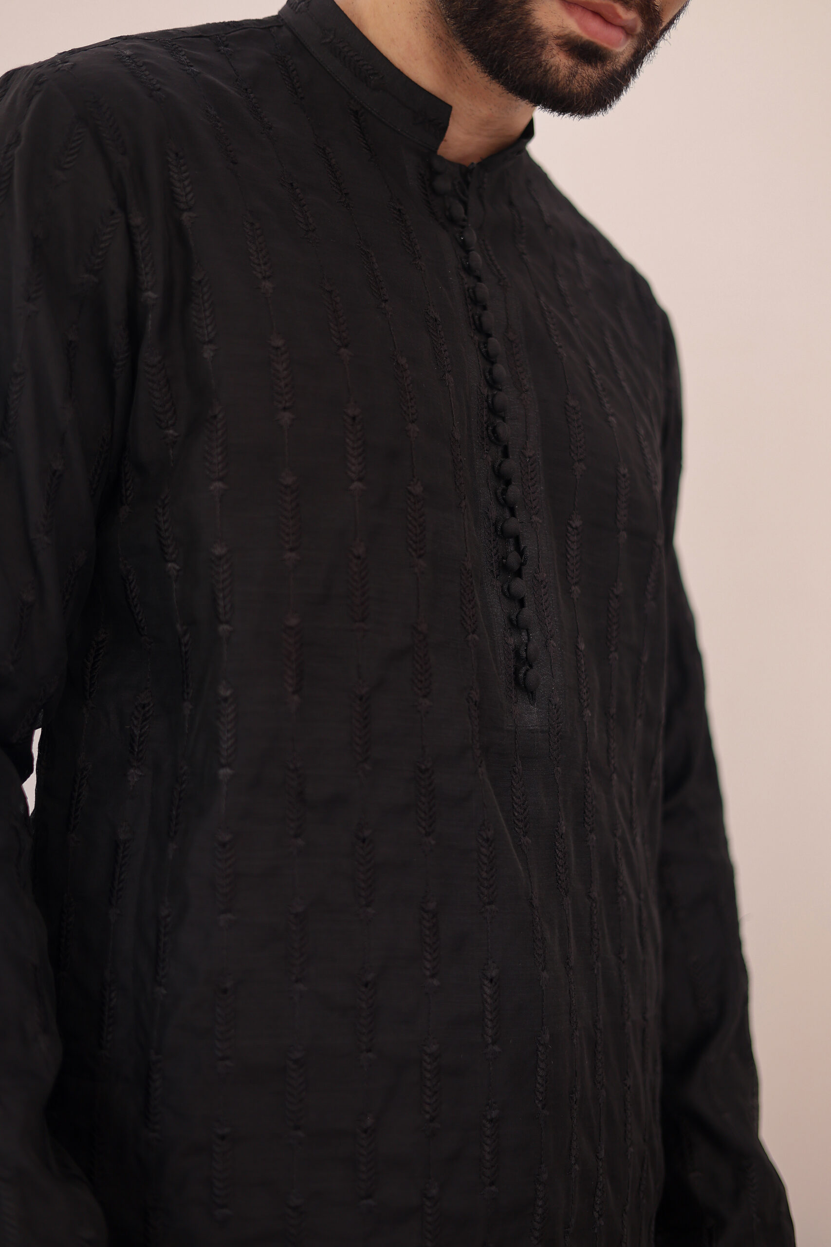 Black Embroidered Paper Cotton Raw Silk Kurta (2-Piece) - Image 4
