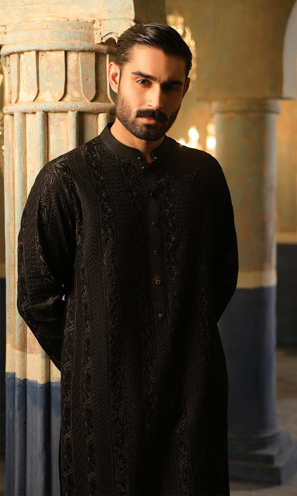 Black Self-Embroidered Kurta with Straight Trousers (2-Piece) - Image 3