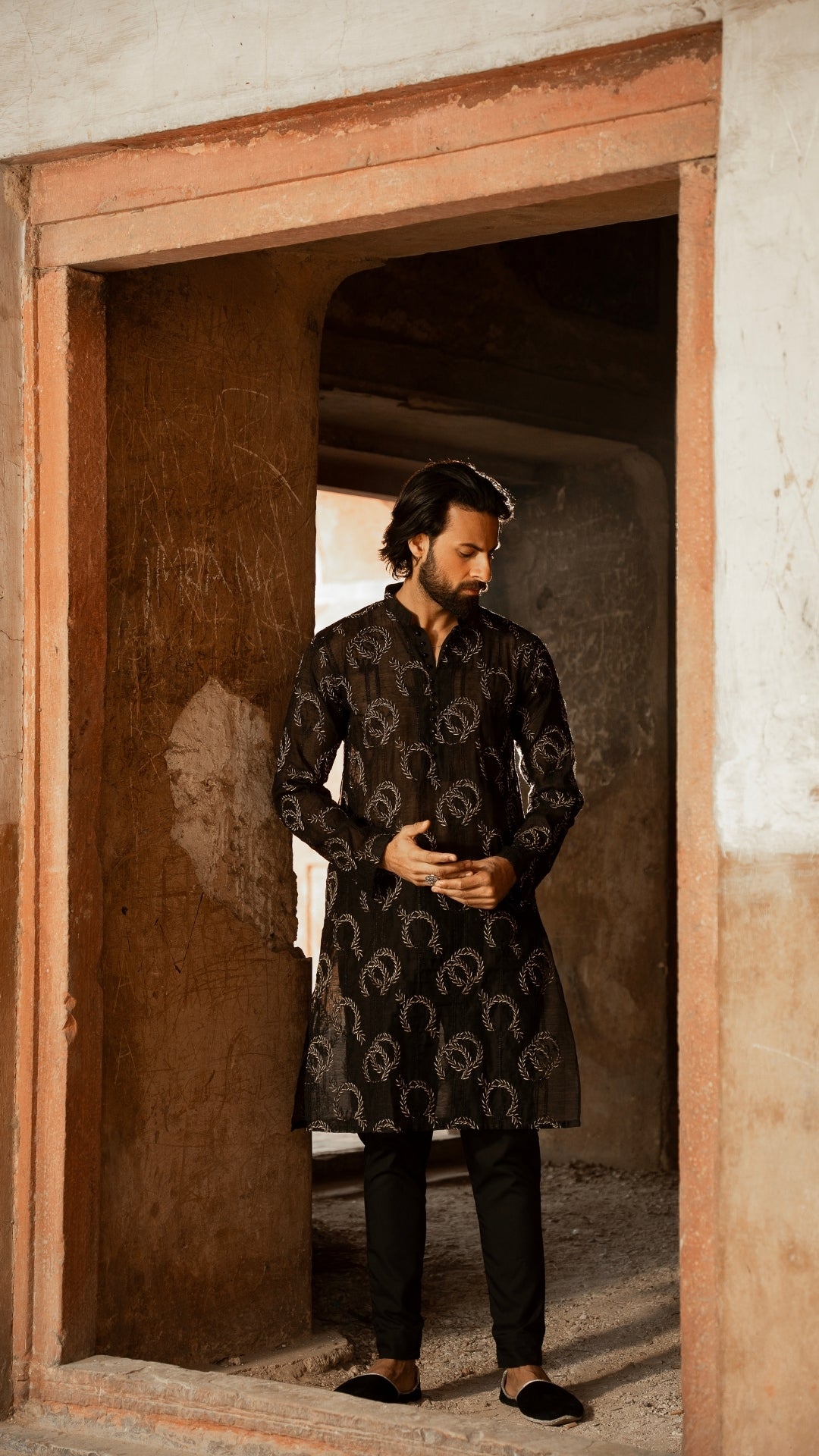 Black Chikankari Embroidered Semi-Sheer Kurta (2-Piece) - Image 4