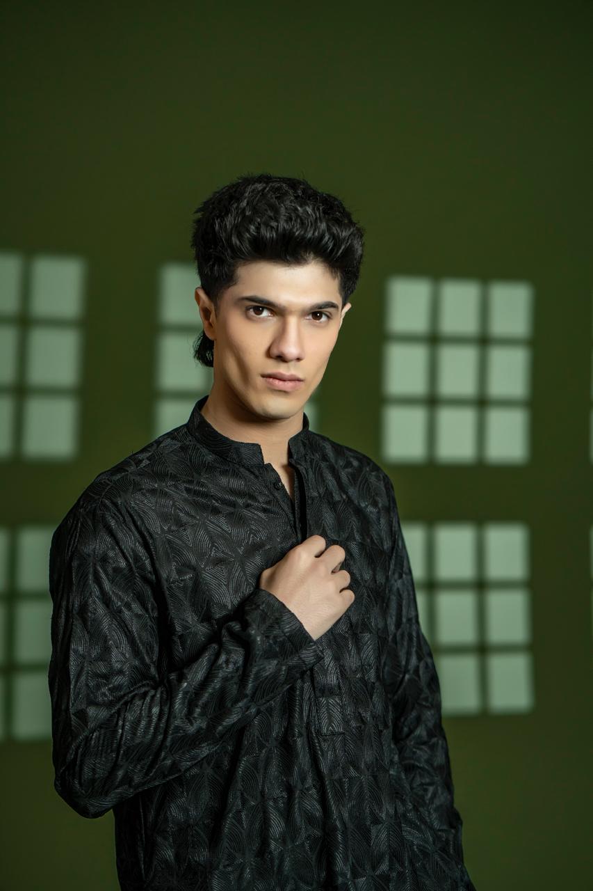 Black Embroidered Blended Kurta Set (2-Piece) - Image 4