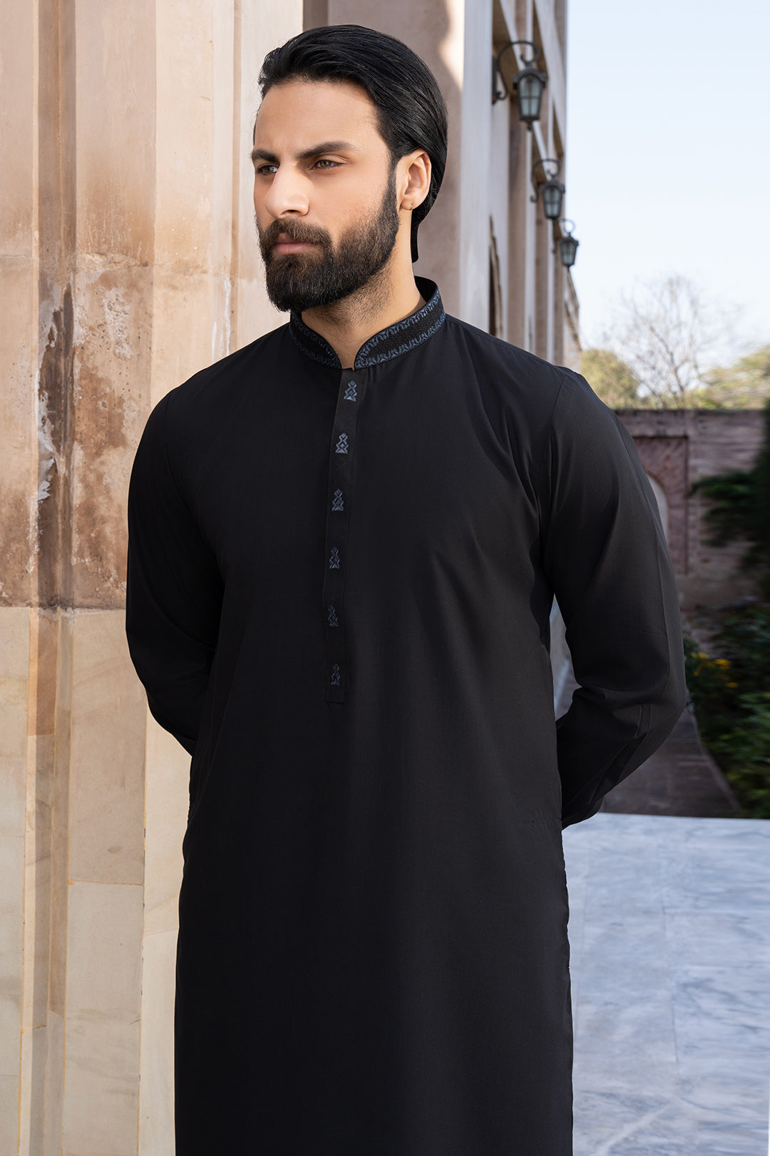 Black Embroidered Blend Fabric Shalwar Kameez (2-Piece) - Image 5