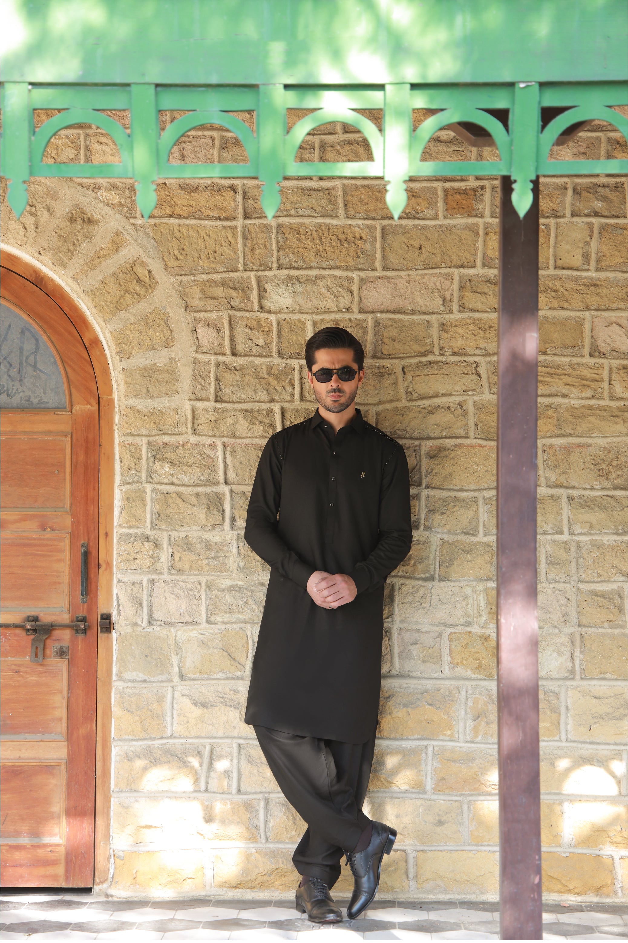 Black Cut-Dana Linen Shalwar Kameez (2-Piece) - Image 5