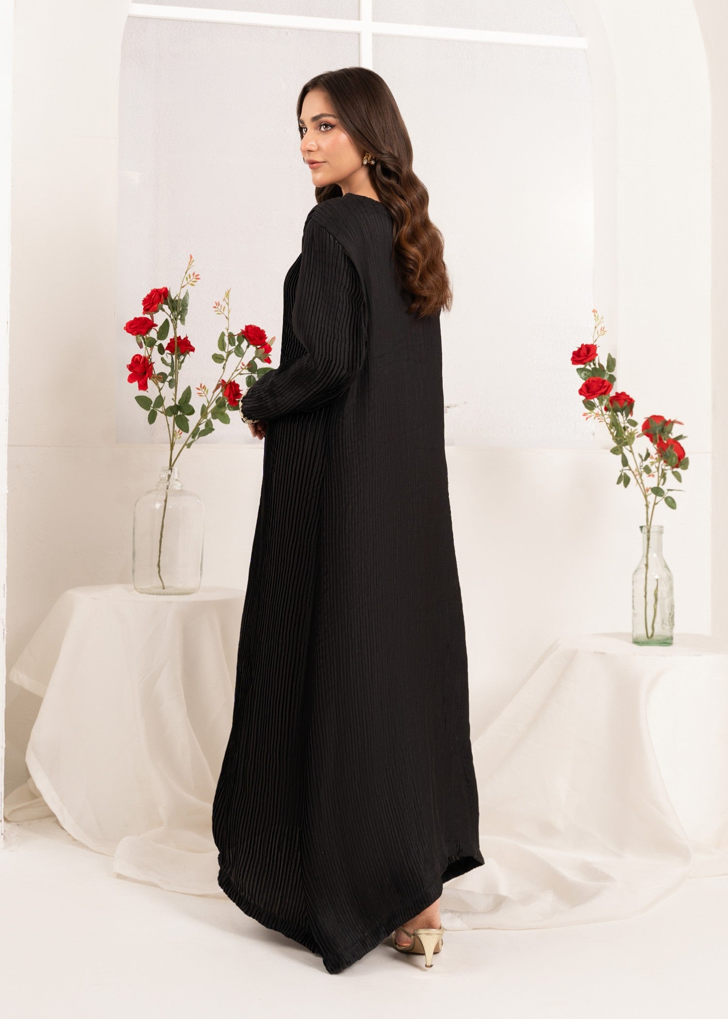 Pakistani Black Sequin Embroidered Silk Pishwas (2-Piece) - Image 3