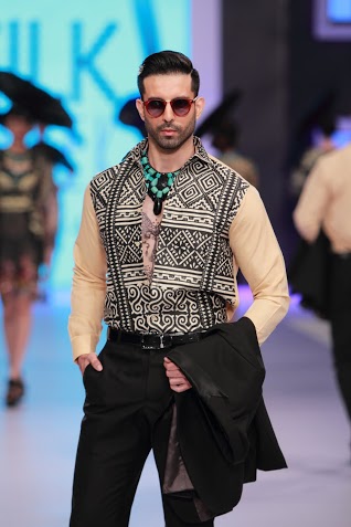 Black Beige Printed Pullover with Trousers (3-Piece) - Image 1