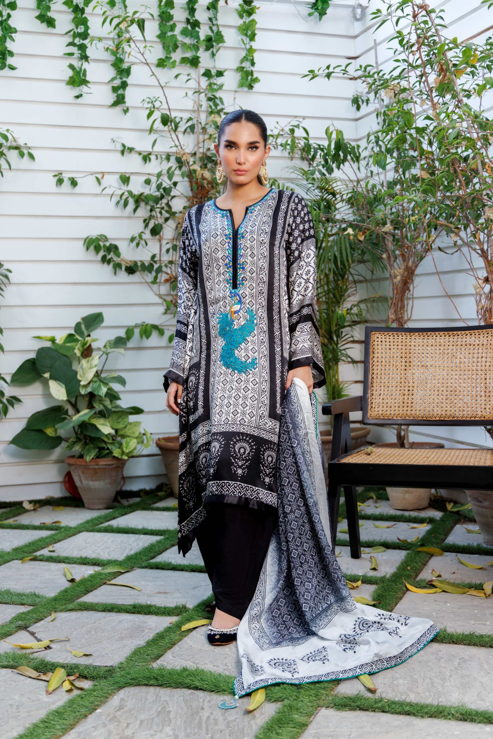 Pakistani Black & White Block Print Charmeuse Kurta Set (3-Piece) - Image 1