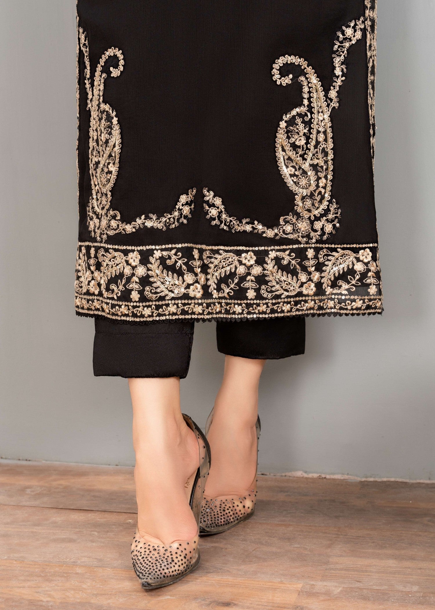 Black Sequin Embroidered Chiffon Kurta Set (3-Piece) - Image 4