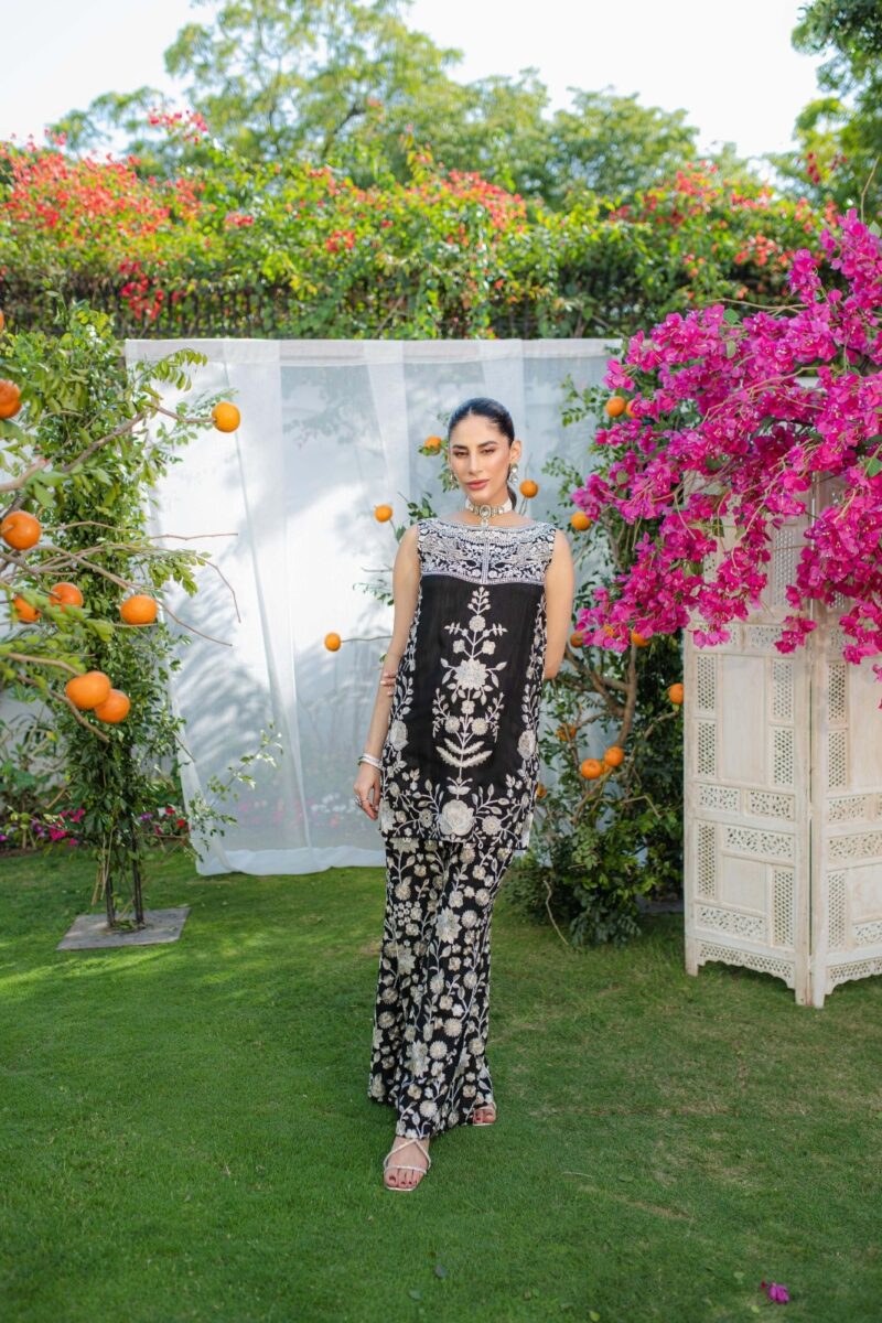 Pakistani Black Embroidered Chiffon Silk Kurta Set (2-Piece) - Image 1