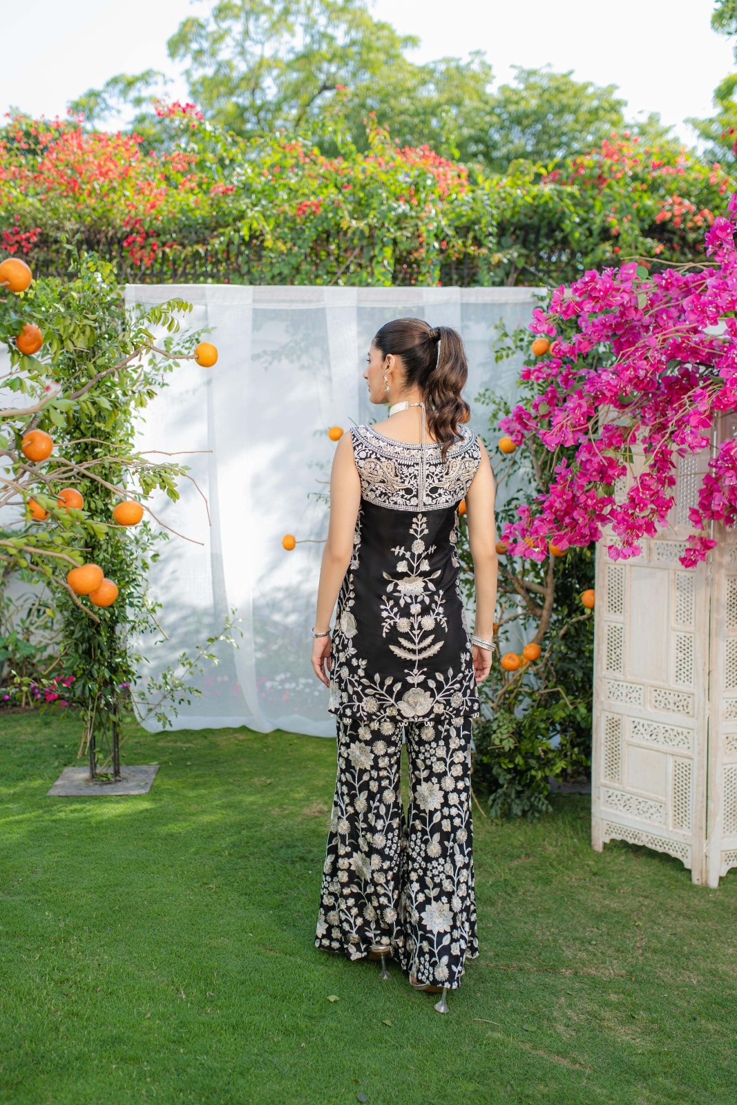 Pakistani Black Embroidered Chiffon Silk Kurta Set (2-Piece) - Image 4