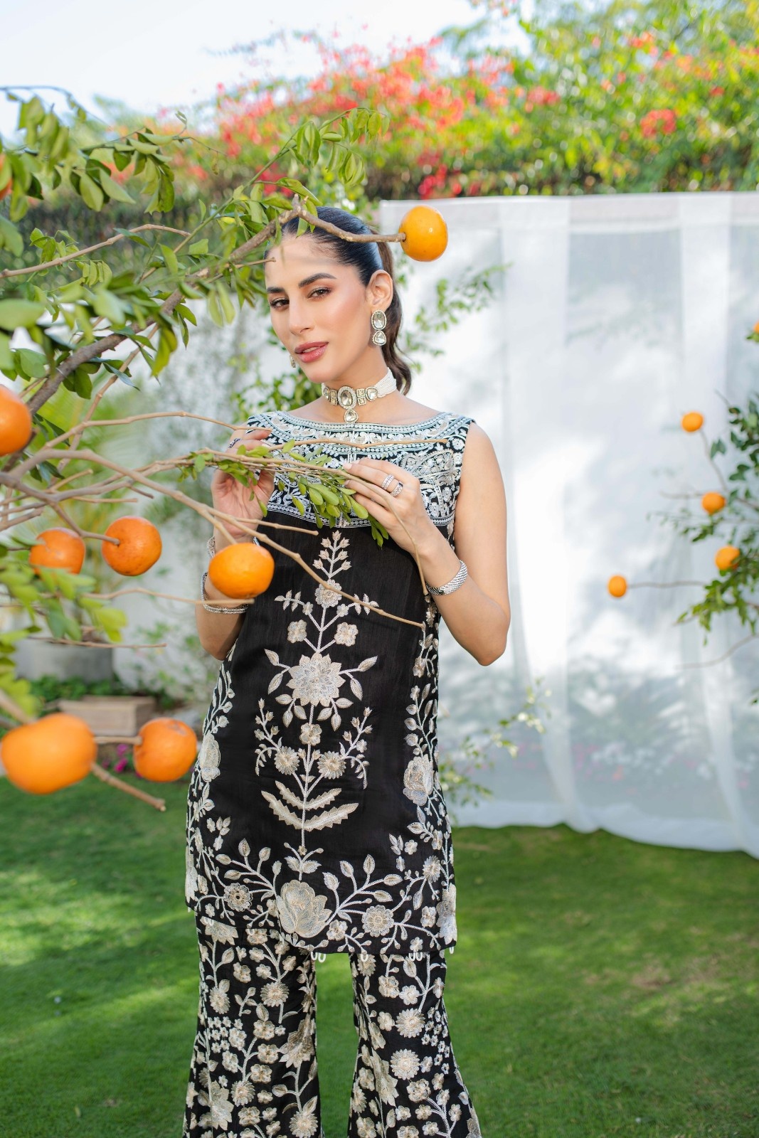 Pakistani Black Embroidered Chiffon Silk Kurta Set (2-Piece) - Image 5