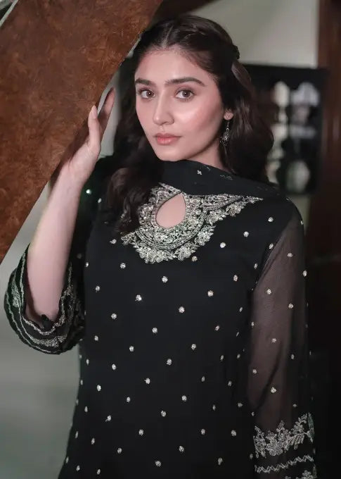 Black Embroidered Chiffon Kurta Set (3-Piece) - Image 7